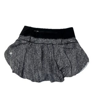 Lululemon Skirt Quick Pace Size 2 SADC White Black Tennis Pickleball